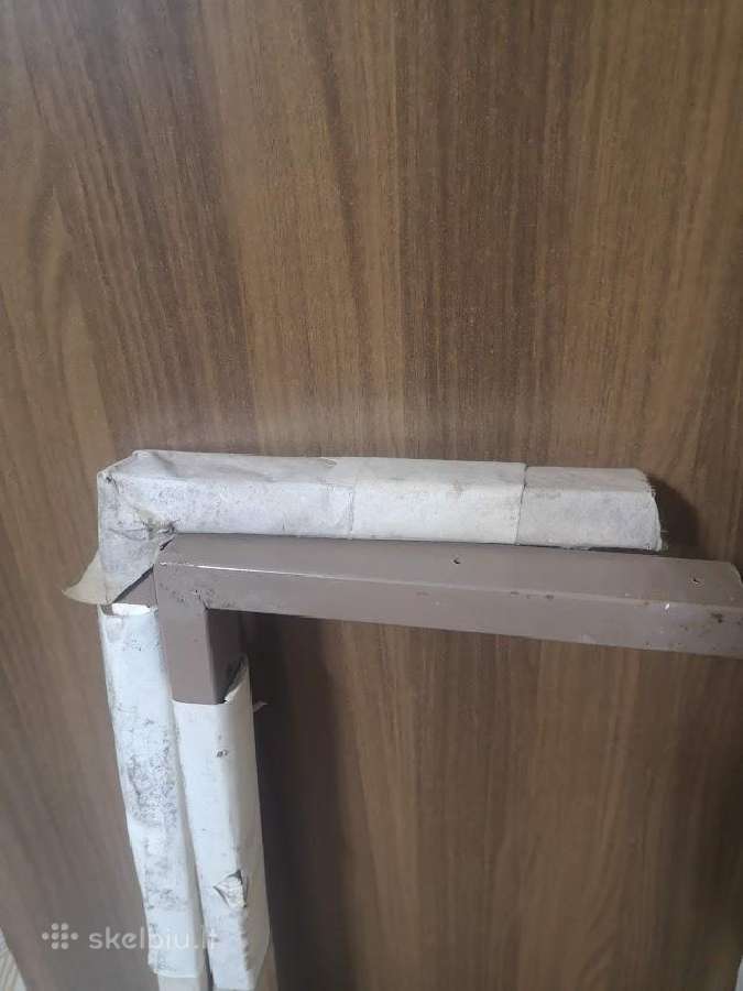 Stalas su metalinem kojom 135 ant 80 - nuotraukos Nr. 2