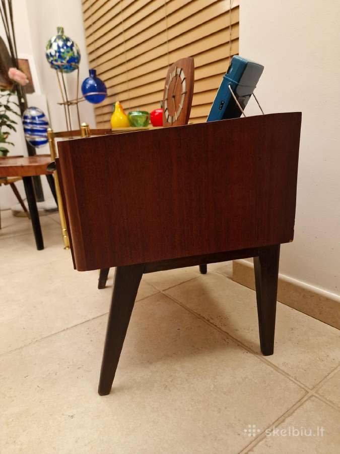 Vintažinė mid century raudonmedžio spintukė - nuotraukos Nr. 5