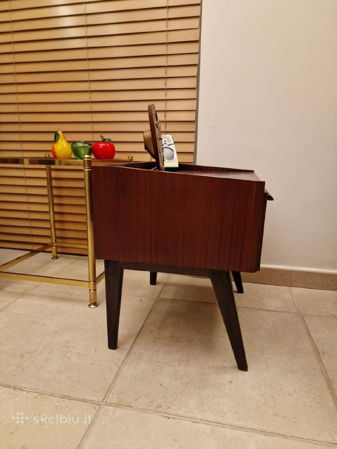 Vintažinė mid century raudonmedžio spintukė - nuotraukos Nr. 9