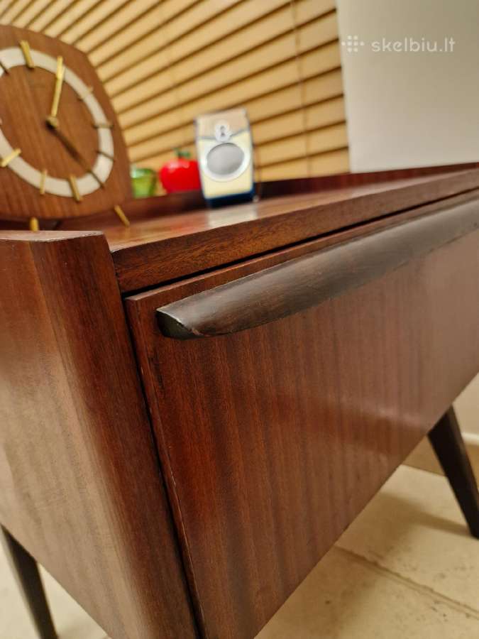 Vintažinė mid century raudonmedžio spintukė - nuotraukos Nr. 10
