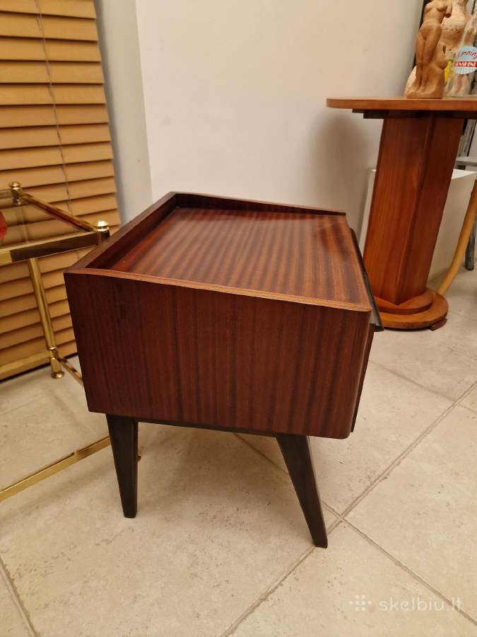 Vintažinė mid century raudonmedžio spintukė - nuotraukos Nr. 16