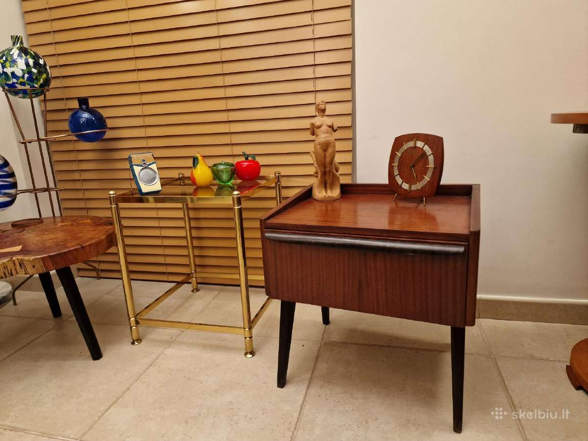 Vintažinė mid century raudonmedžio spintukė - nuotraukos Nr. 19