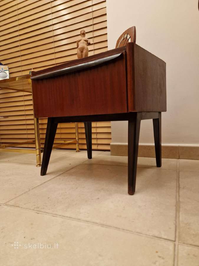 Vintažinė mid century raudonmedžio spintukė - nuotraukos Nr. 23