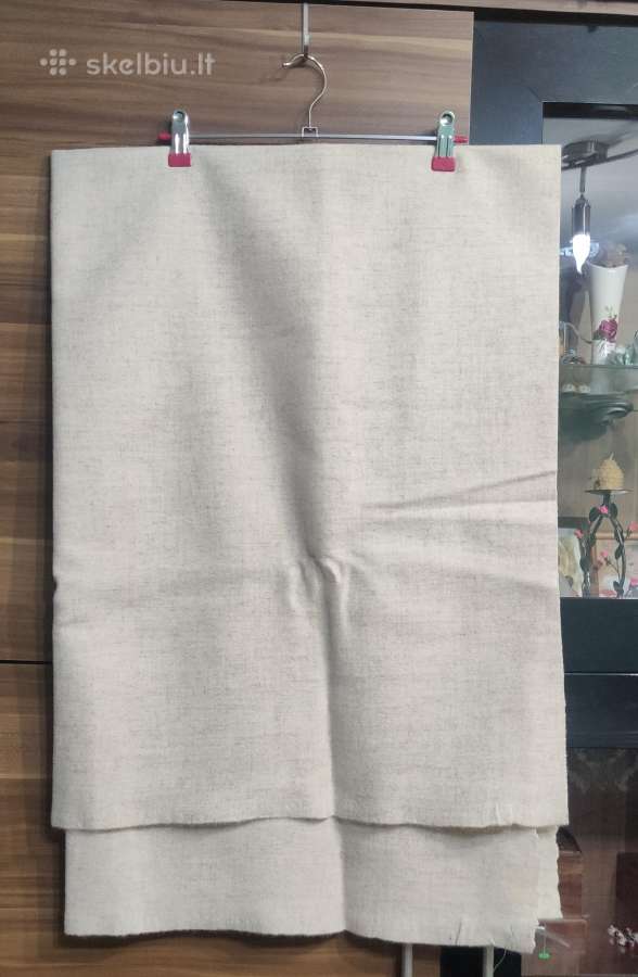 Šviesus vilnonis audinys 100/147 cm skiautė