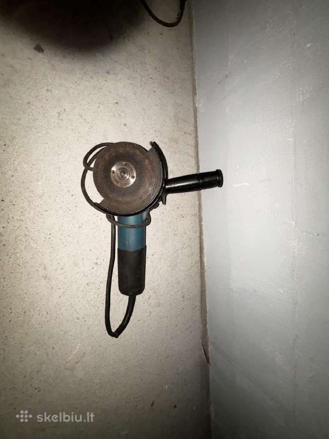 Makita 9558hn