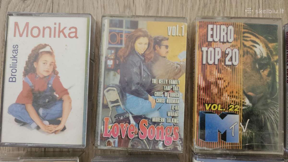 Įvairios audio kasetės