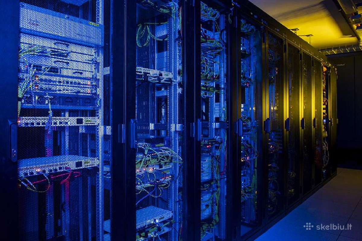 Perku serverius kompiuterius tinklo ir ryšių įrang