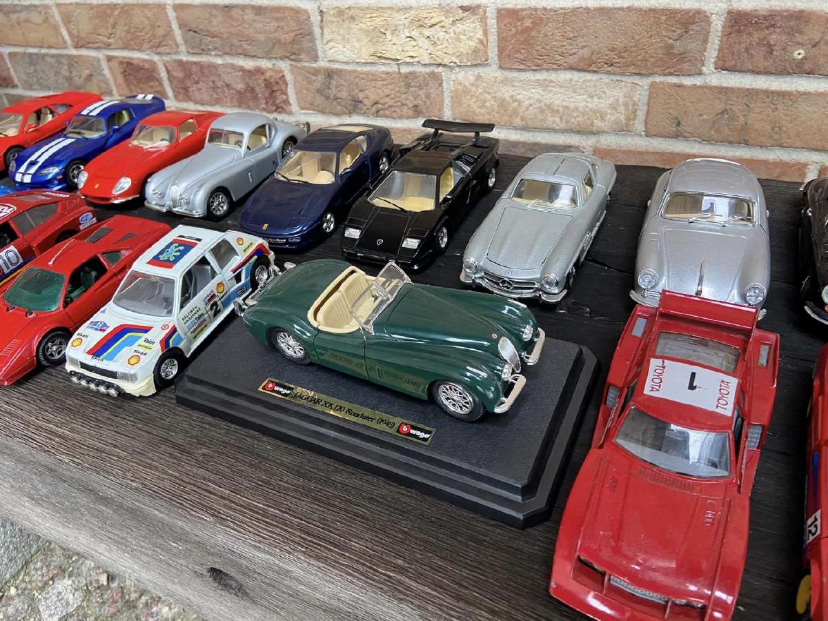 1:24 modeliukai Mercedes Ferrari Jaguar Renault - nuotraukos Nr. 7
