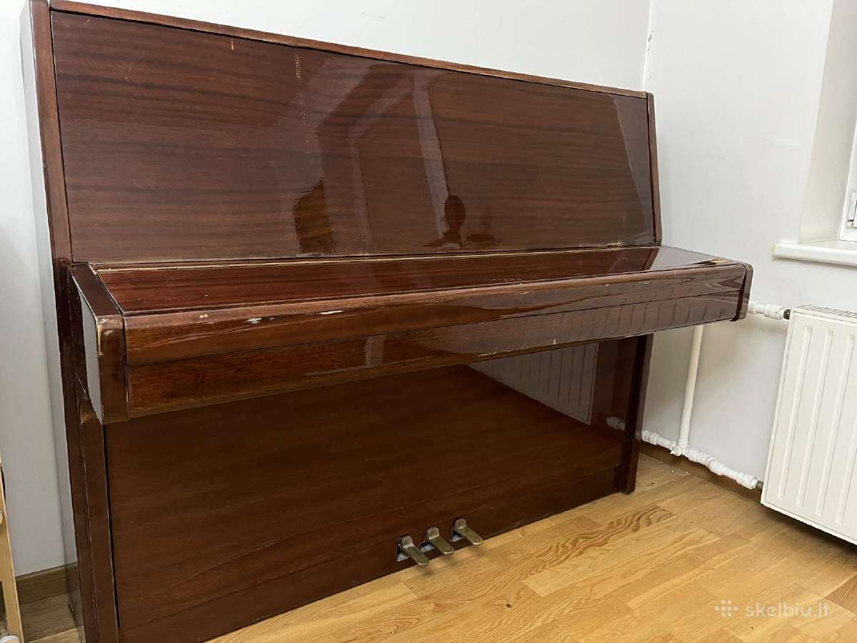 Pianinas Riga, 3 pedalų