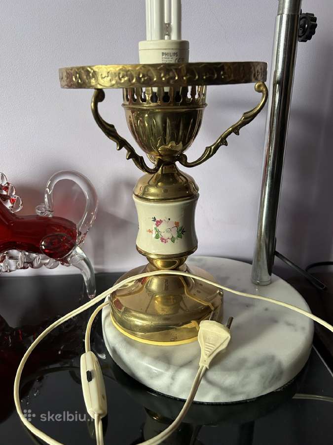 Vintažinė stalinė lempa