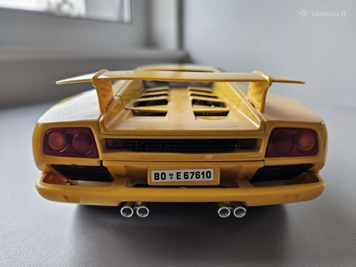 Lamborghini Diablo 1990 (Burago). 1:18 - nuotraukos Nr. 3