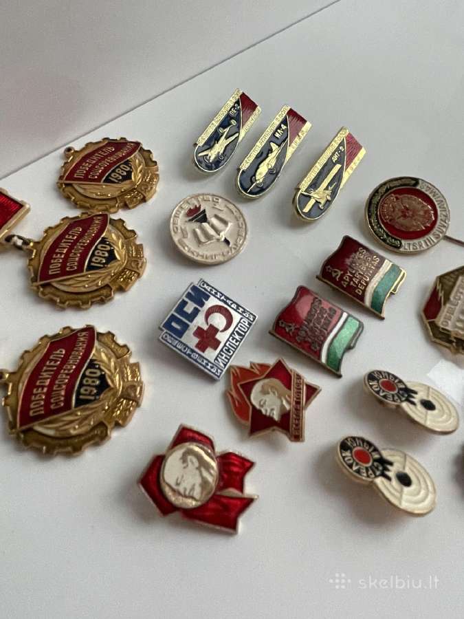 Senoviniai sovietinių laikų ženkliukai