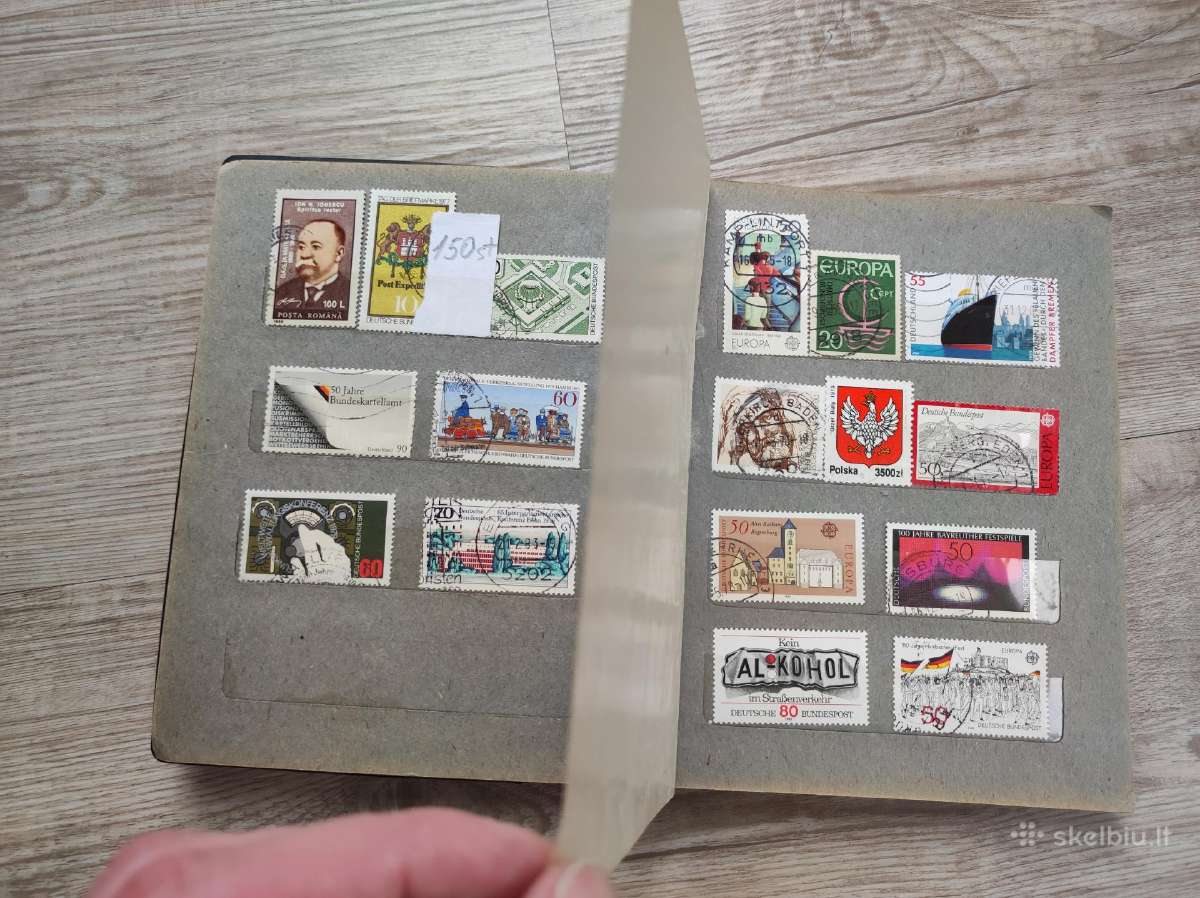 Albumas su 150 įvairių pašto ženklų