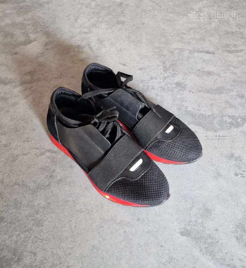 Balenciaga kedai