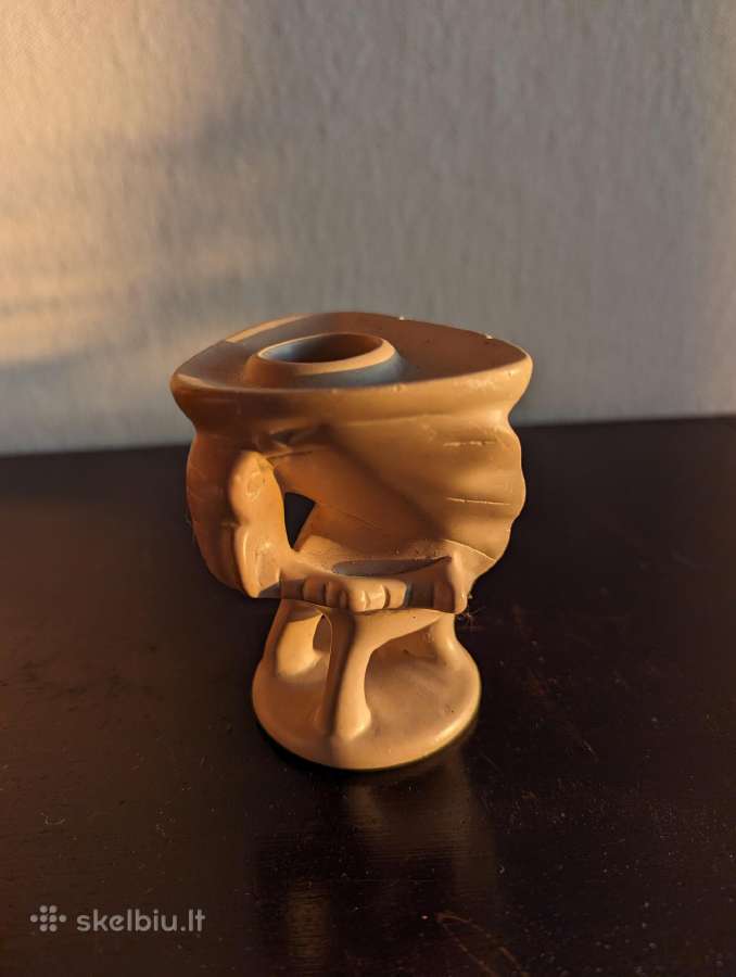 Išskirtinė skulptūrėlė, žvakidė