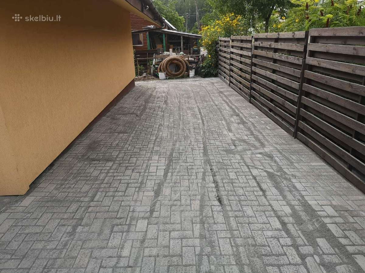 Gerbūvio darbai- trinkelių klojimas - nuotraukos Nr. 9