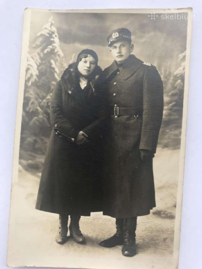 Tarpukario puskarininkio su zmona nuotrauka