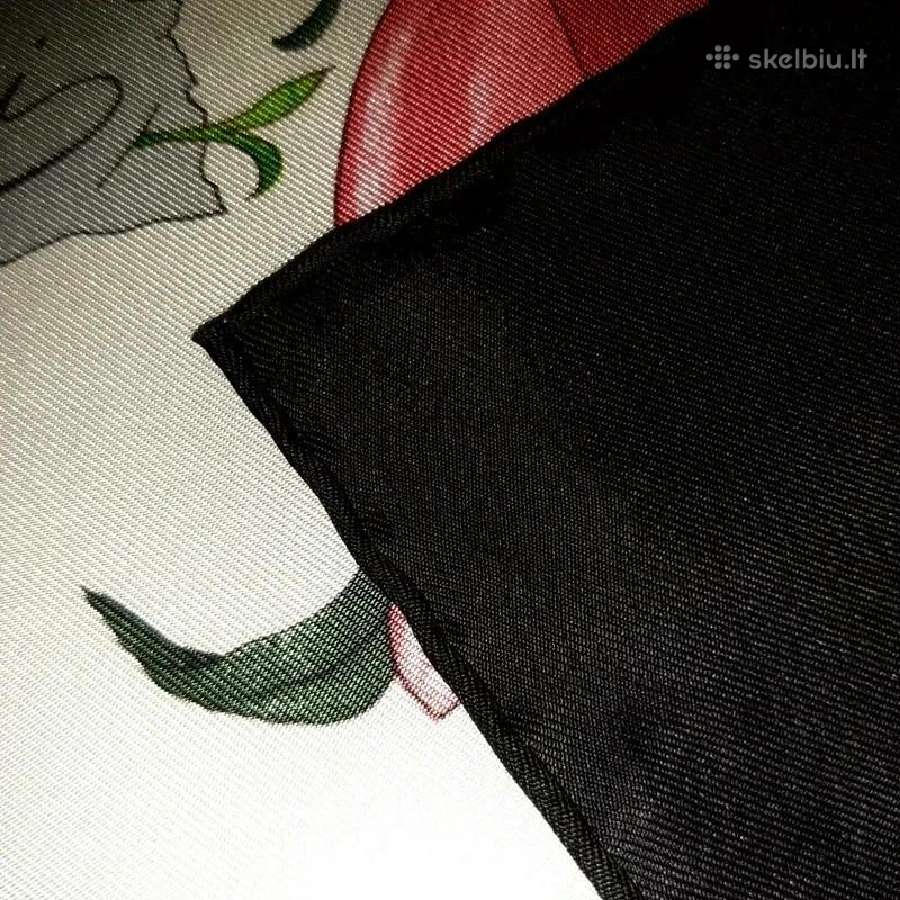 Šilkinė gėlėta Gucci skarelė - nuotraukos Nr. 5