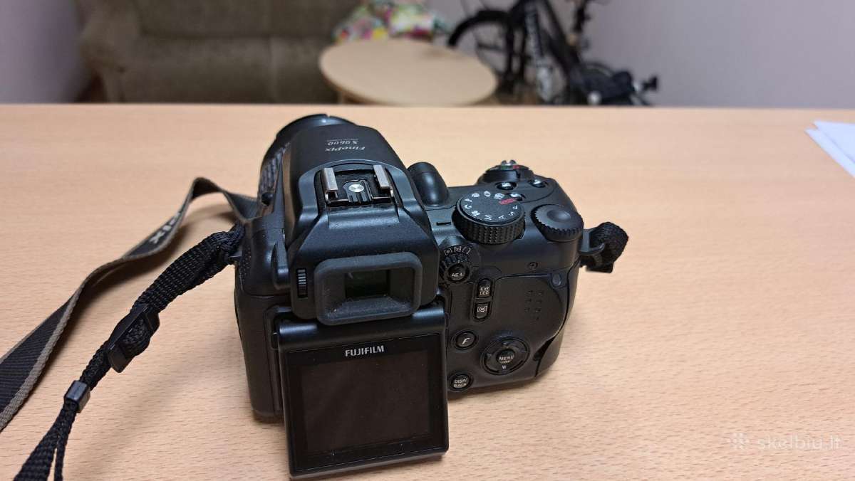 Fuji S9600