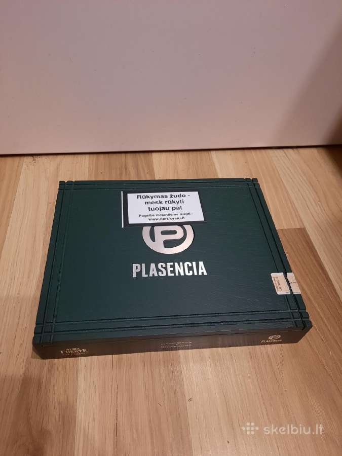 32. Cigarų dėžė Plasencia žalia
