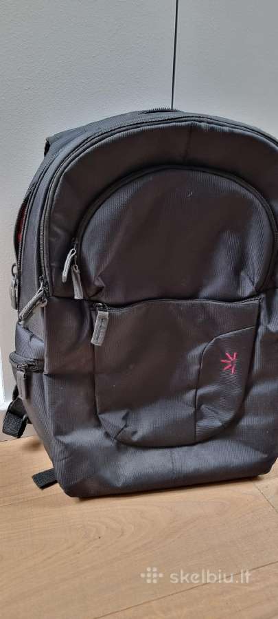 Case logic kuprine 10l telpa 17"