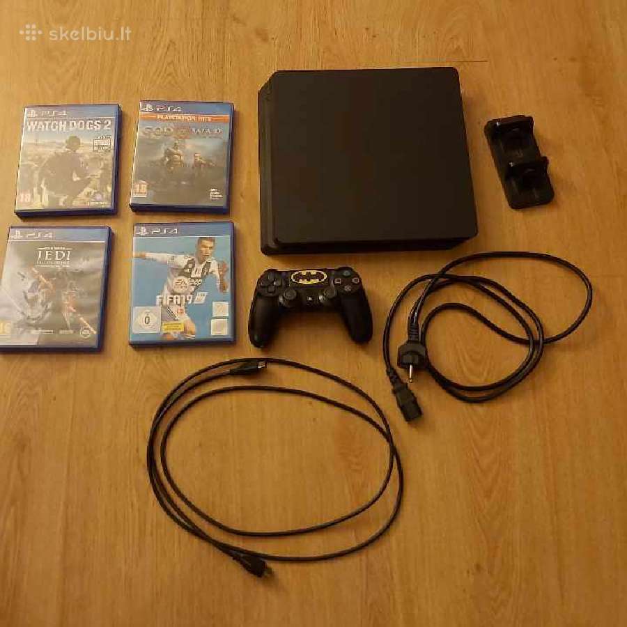 Playstation 4 slim 1tb + pultelis + 4 žaidimai Skelbiu.lt