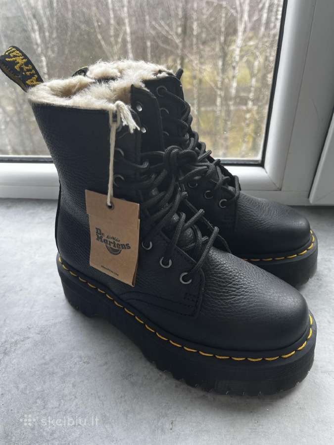 Juodi Dr. Martens batai