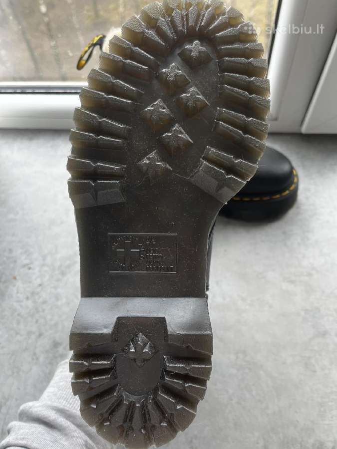 Juodi Dr. Martens batai - nuotraukos Nr. 3