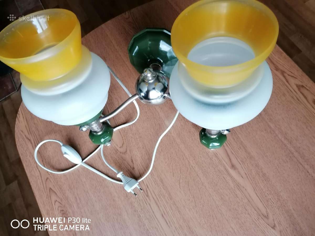 Sieninis senovinis sviestuvas puikios bukles