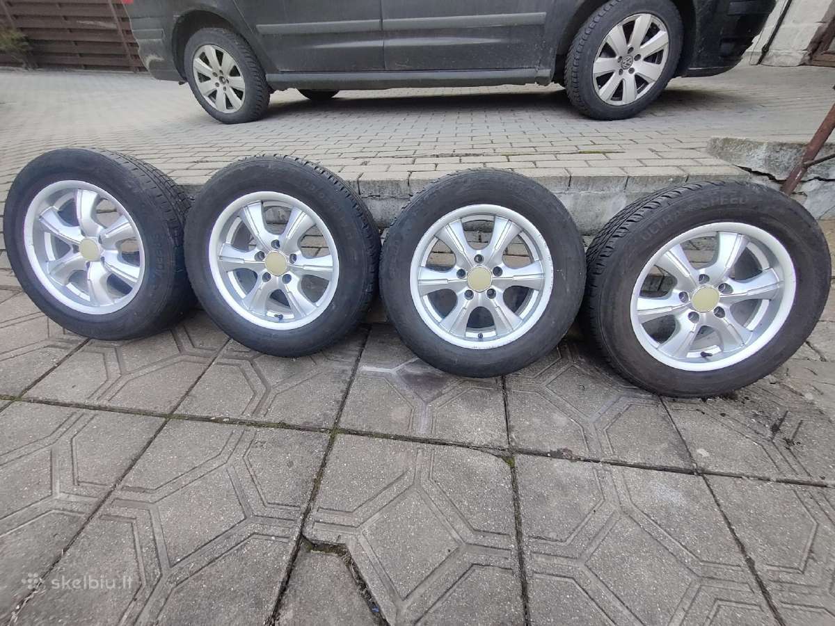 Keturias padangas su ratlankiais 195 65 R 15 H