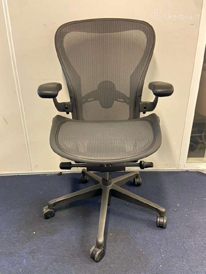 Herman Miller Aeron Remastered Dydis C