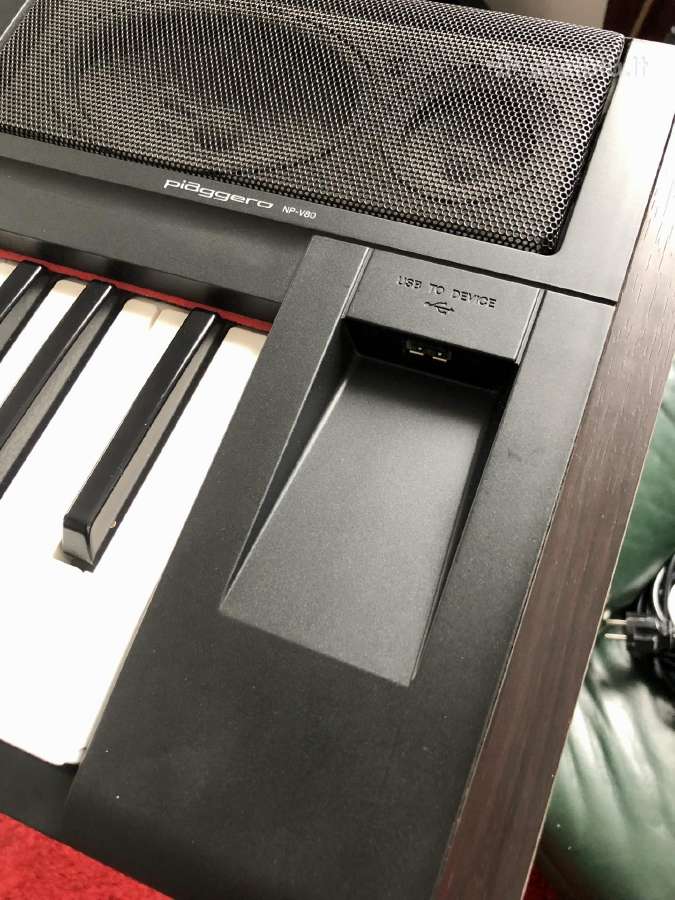 Roland Gw-7, Yamaha Qs 300, Piaggero Np-v80 ir kt. - nuotraukos Nr. 15