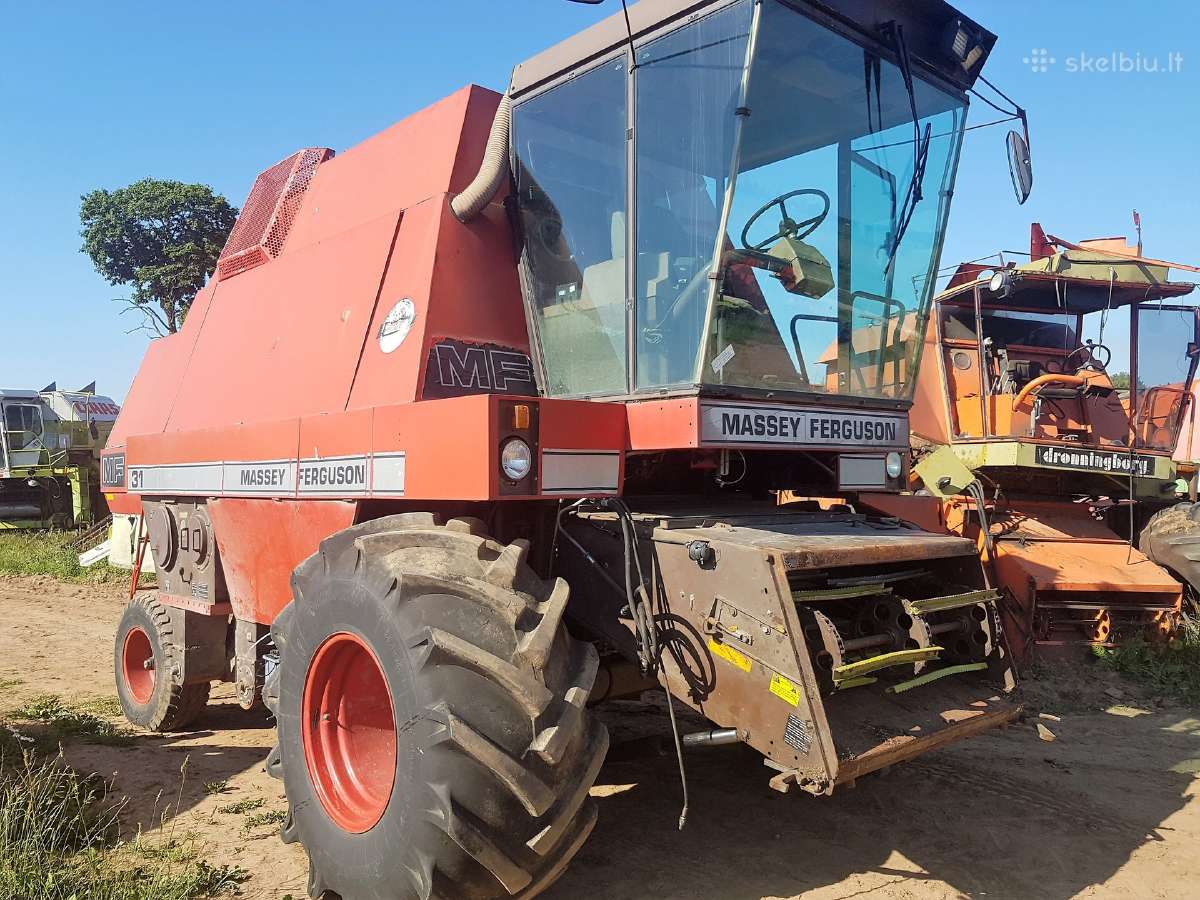 Kombainas Massey Ferguson 31 Ardomas Dalimis