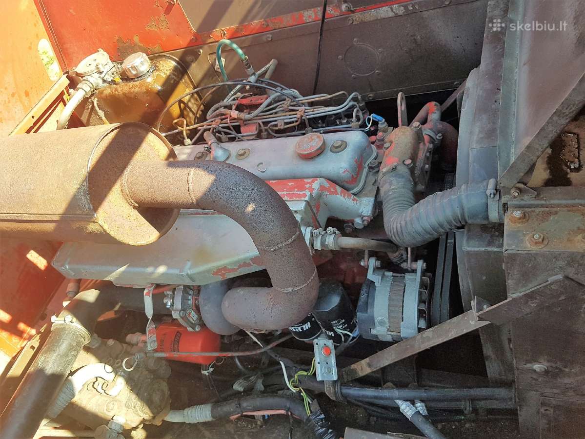 Kombainas Massey Ferguson 31 Ardomas Dalimis - nuotraukos Nr. 6