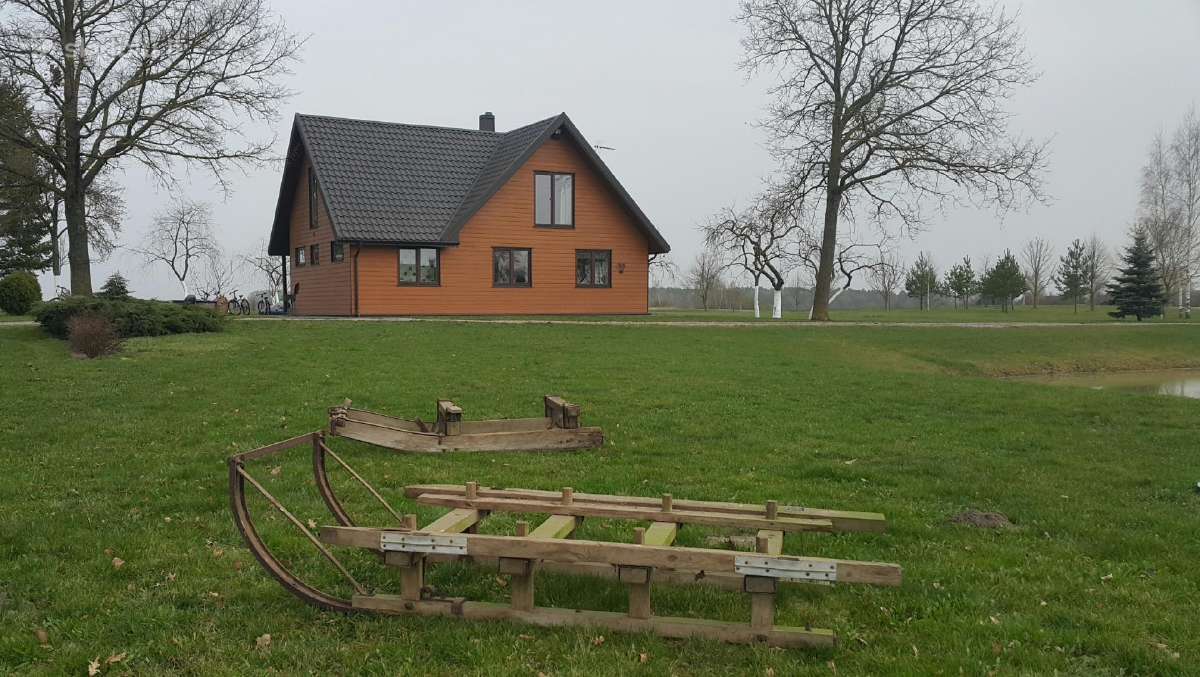 Senovinės arklio traukiamos rogės