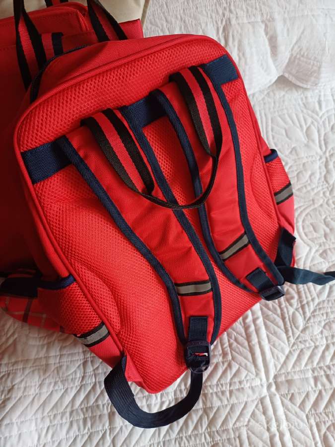 Kuprine, sporto maišas ir penalas - nuotraukos Nr. 9