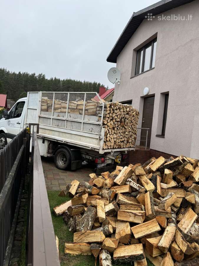 Pigios kaina atitinkančios malkos.