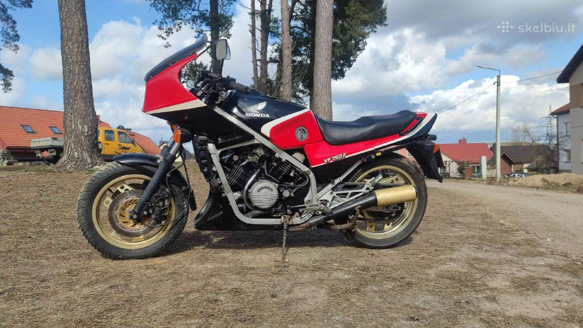 Selle Moto D'occasion Pour Honda VF 750 F RC15 - état Correct, Quelques Traces D'usure