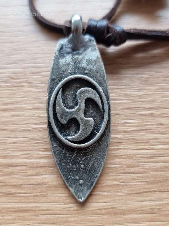 Kaklo metalinis pakabukas