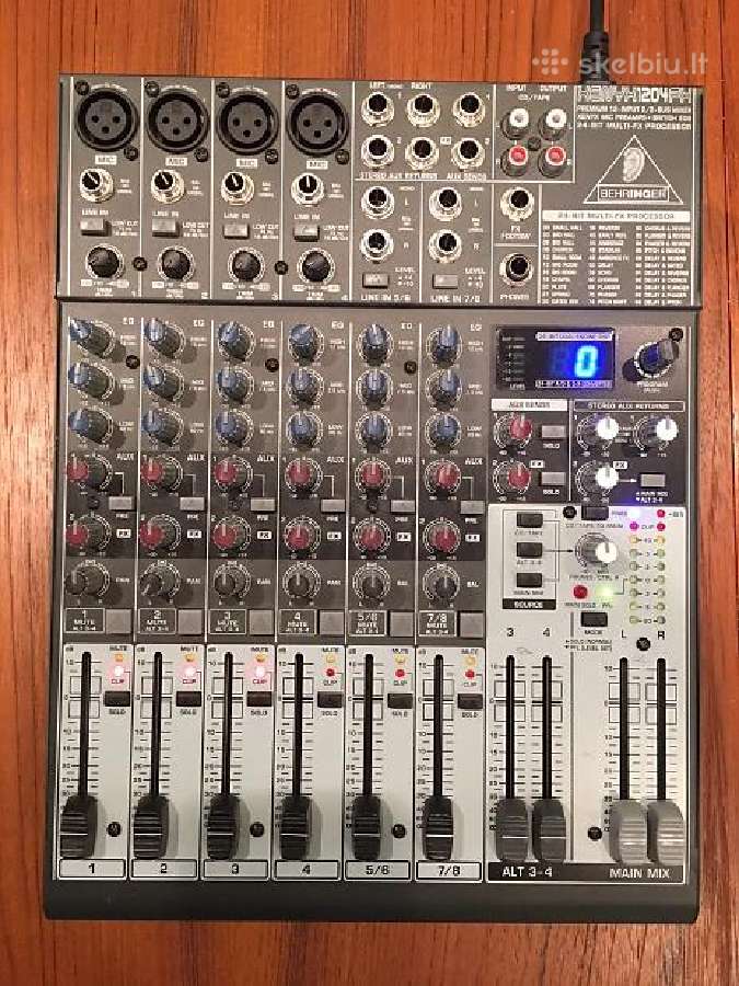 Dinacord Tube , Ibanez GX-30, Shure Sm 58, Roland,