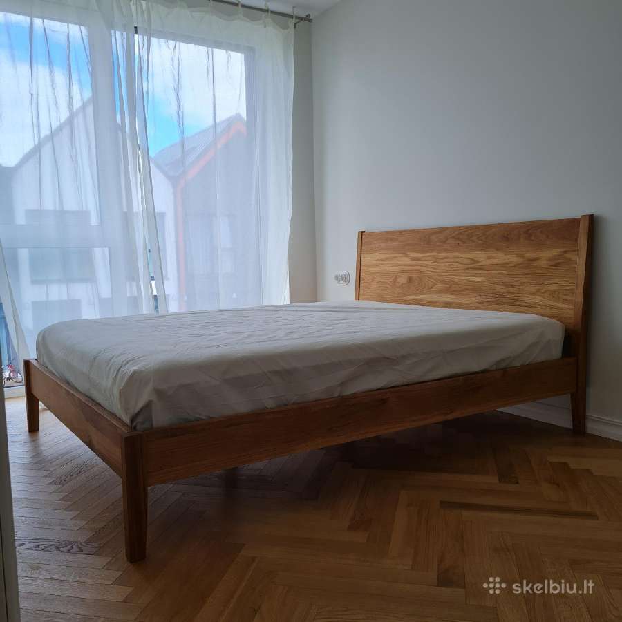 Viengulės ir dvigulės medinės lietuviškos lovos