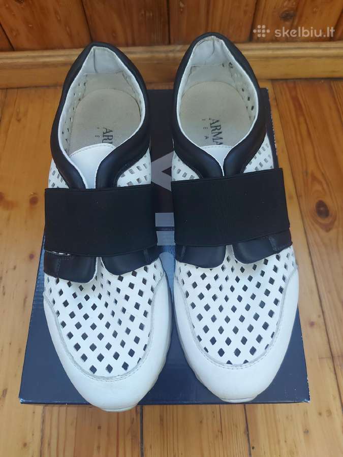 Armani, Michael Kors avalynė