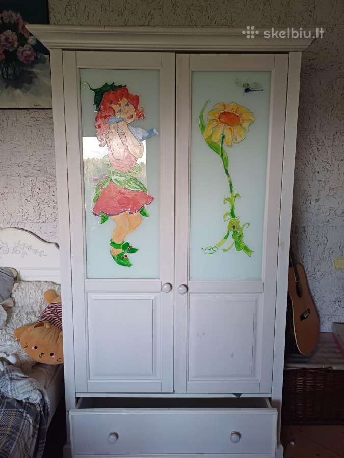 Parduodu balta medinė spinta