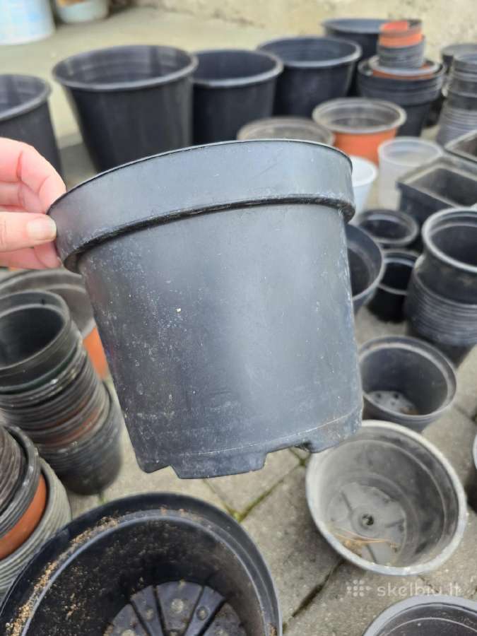 Labai daug plastikinių vazonų - nuotraukos Nr. 10