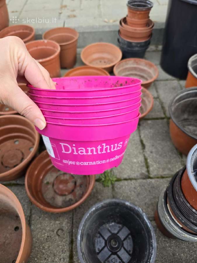 Labai daug plastikinių vazonų - nuotraukos Nr. 12