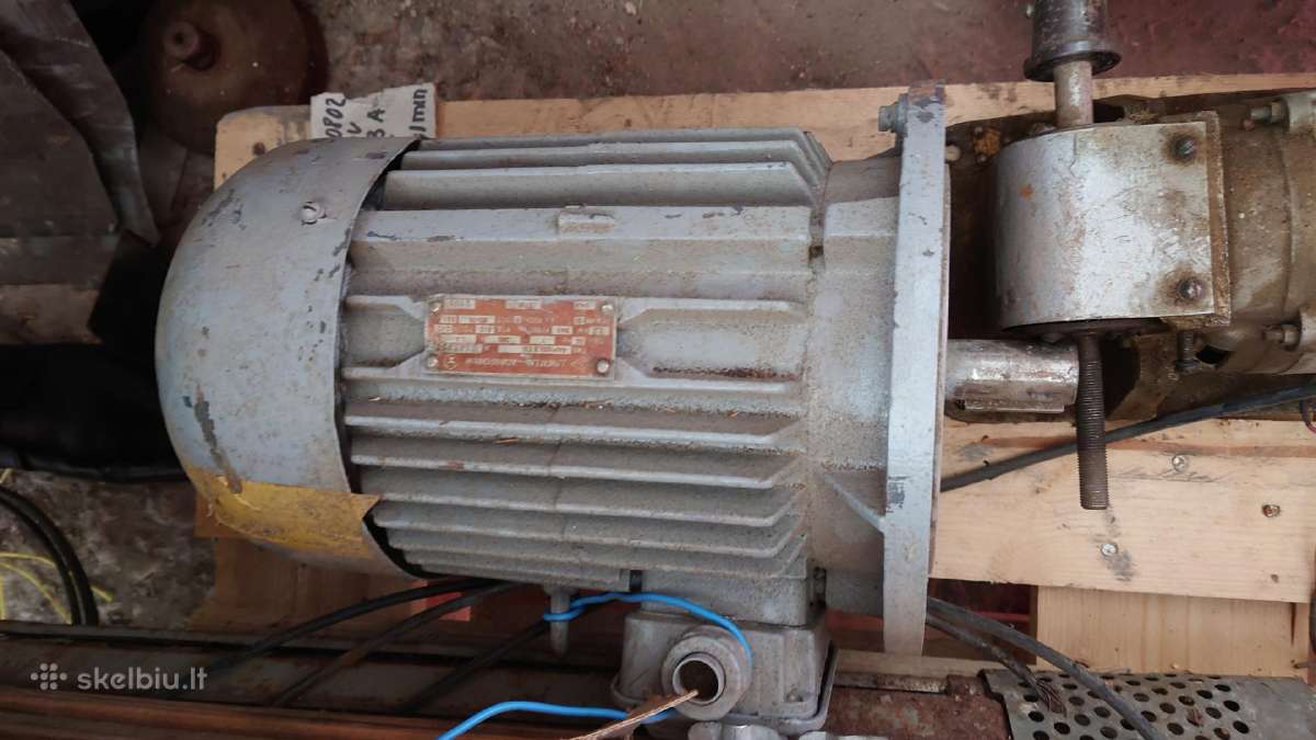 Variklis 380v 2,2 kw 940 aps/min