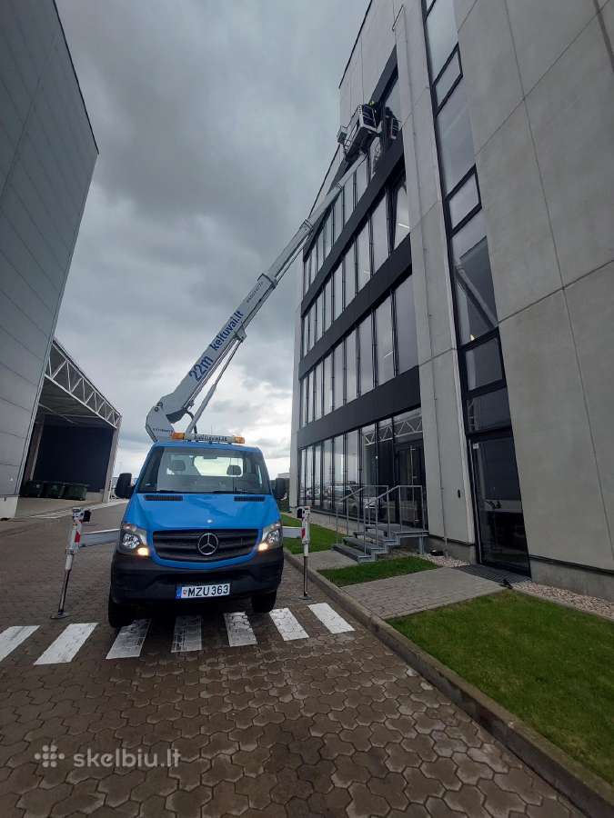 Autobokštelio nuoma 22m - lataku valymas