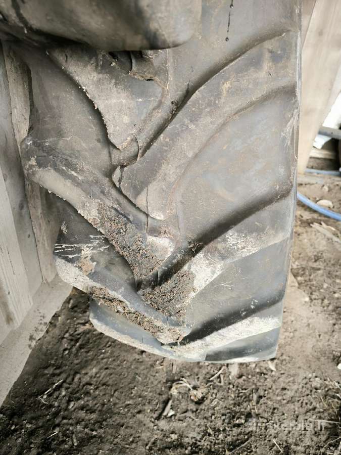 Padanga 440/80r28