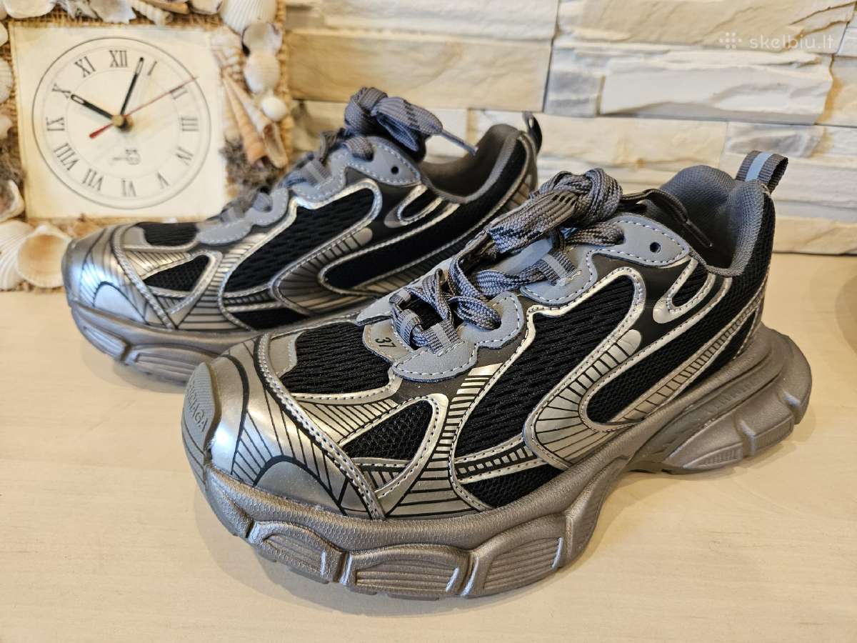Balenciaga kedukai