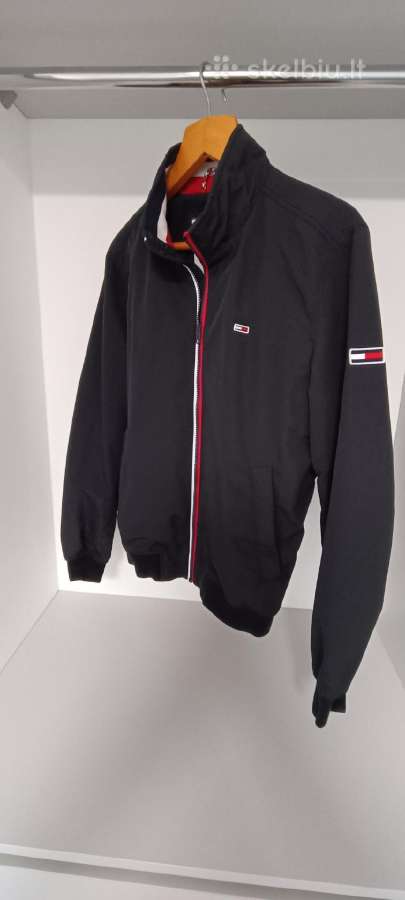 Tommy Hilfiger vyriška juoda striukė